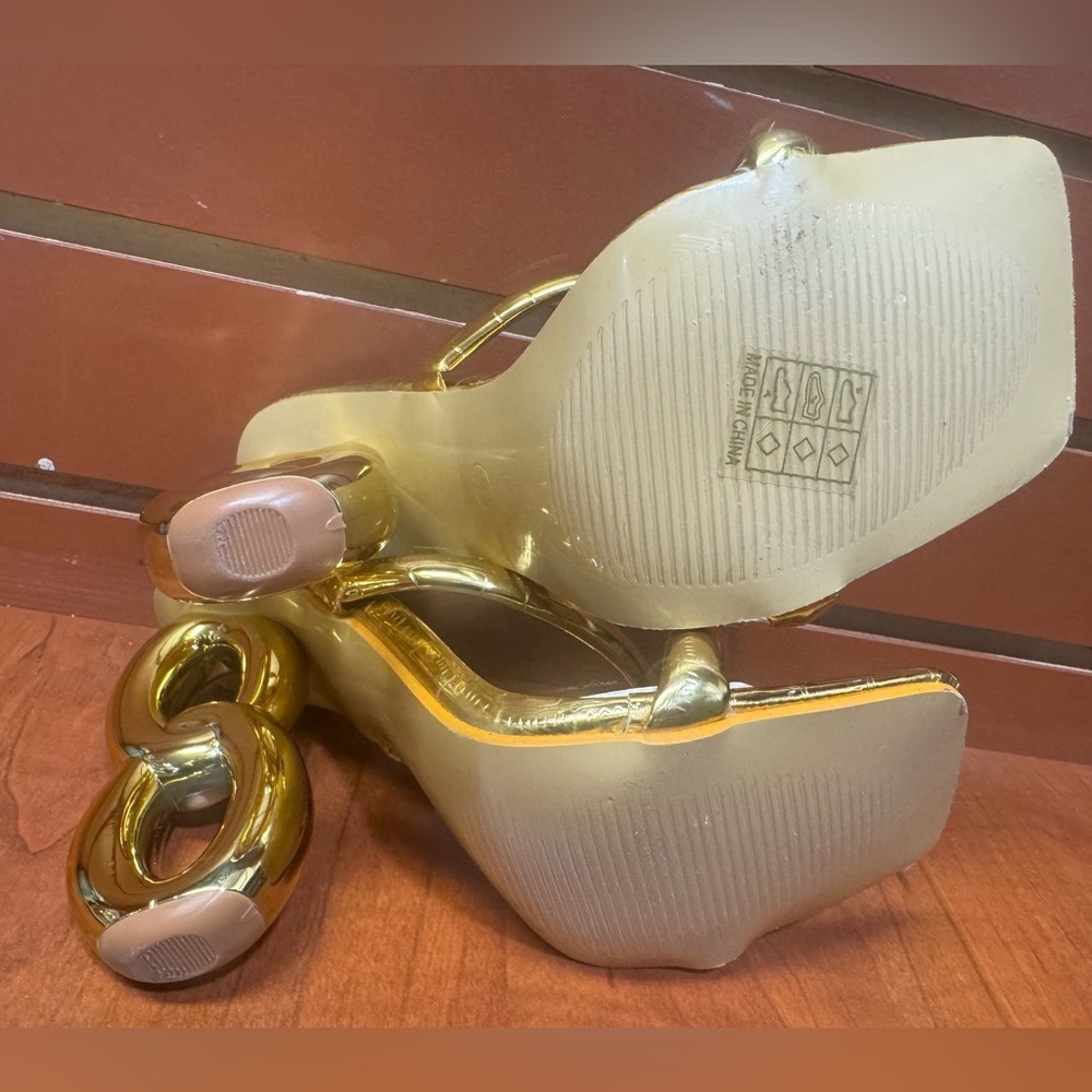 Elegant Gold Women's Heels - Picture 12 of 12